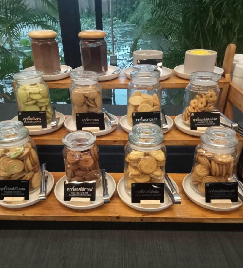 Mittapan Hotel Kanchanaburi Bagian luar foto