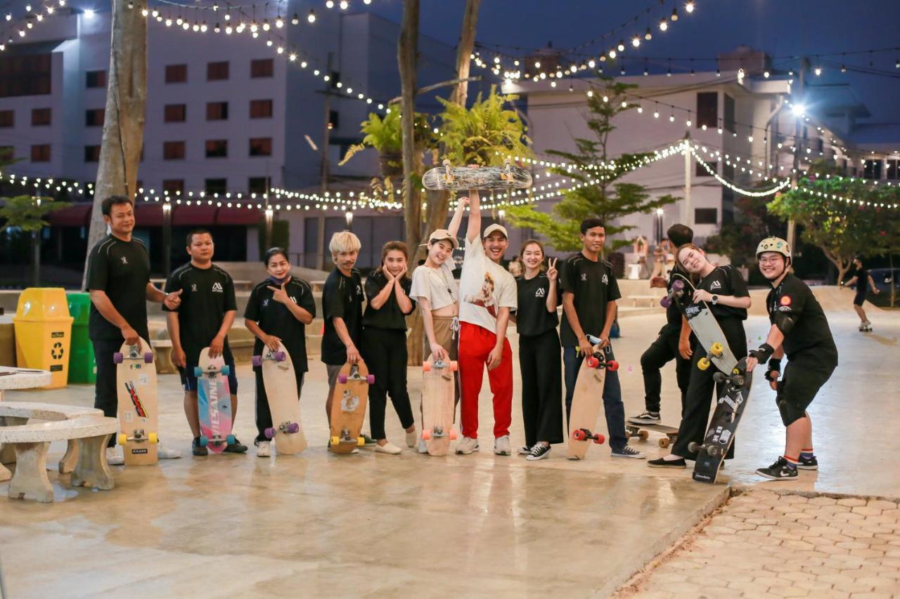 Mittapan Hotel Kanchanaburi Bagian luar foto