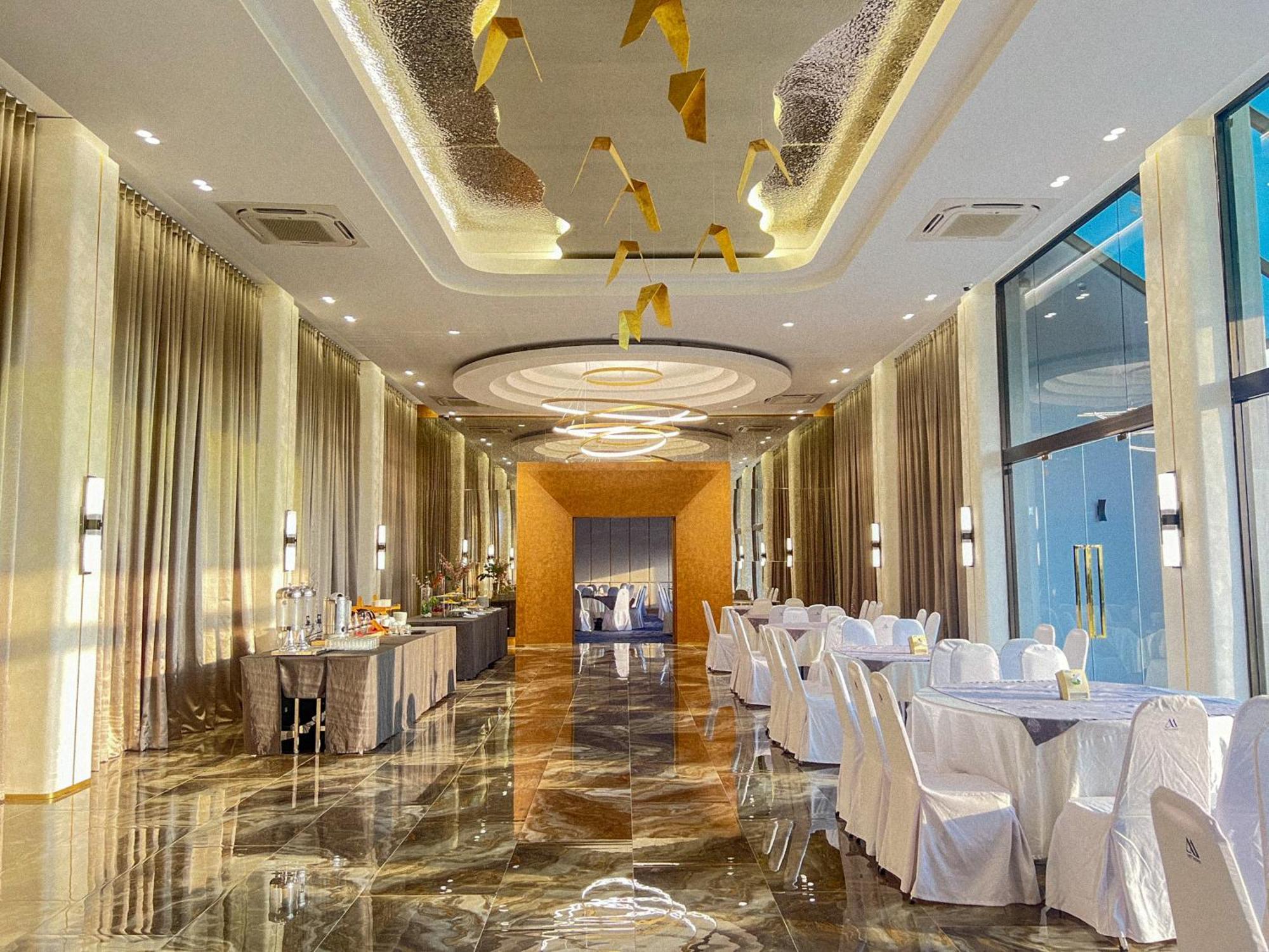 Mittapan Hotel Kanchanaburi Bagian luar foto