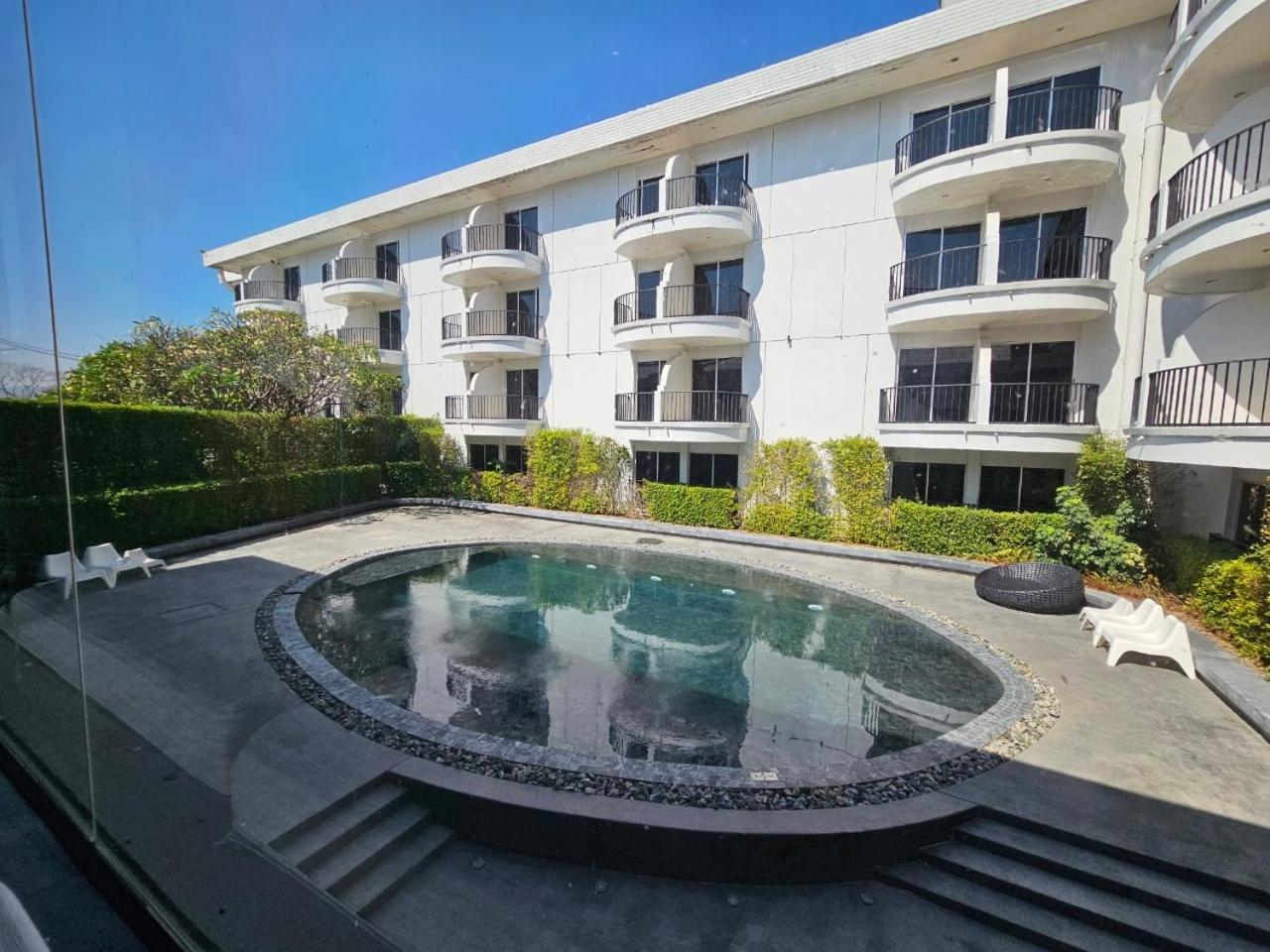 Mittapan Hotel Kanchanaburi Bagian luar foto