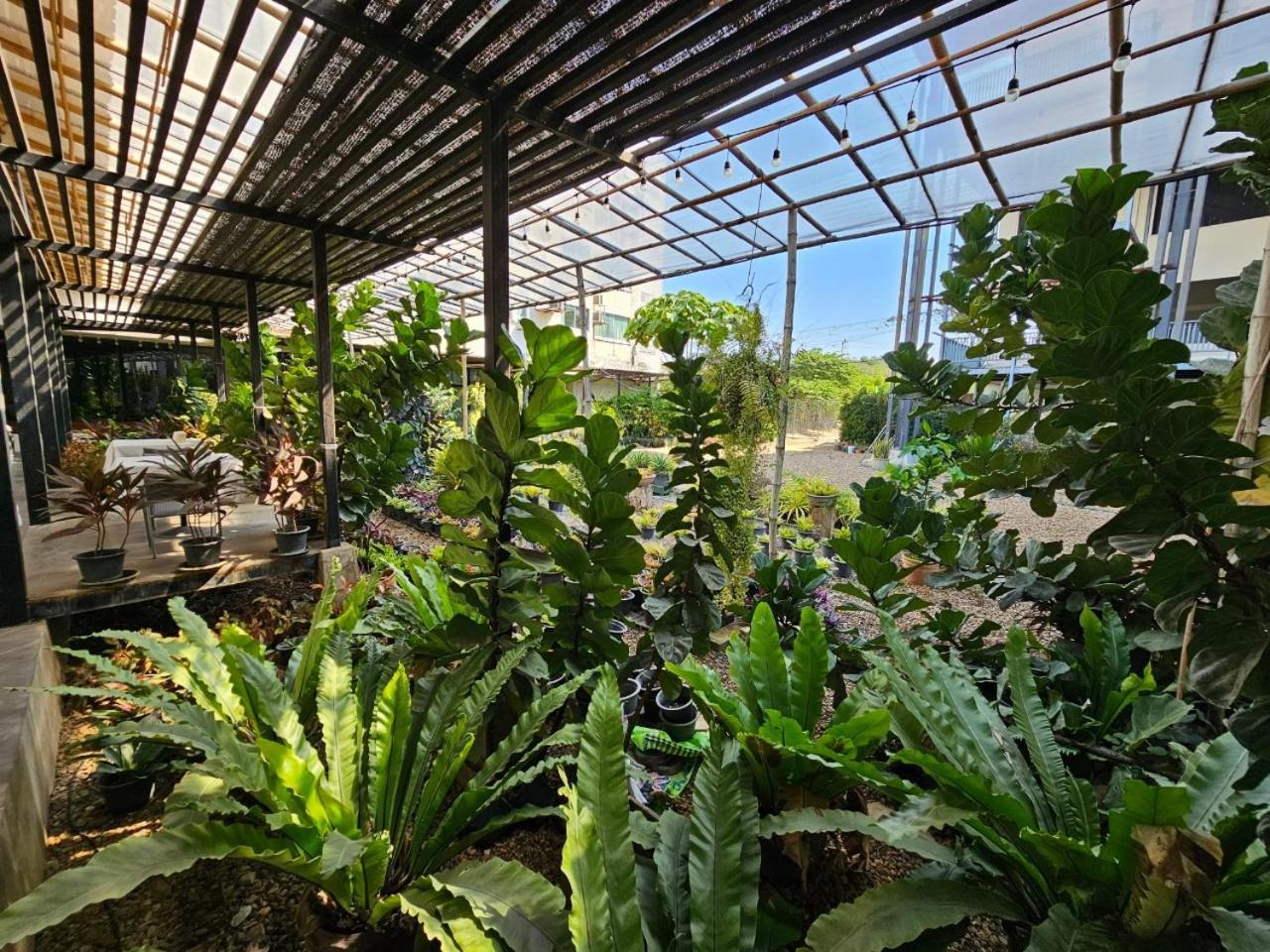 Mittapan Hotel Kanchanaburi Bagian luar foto