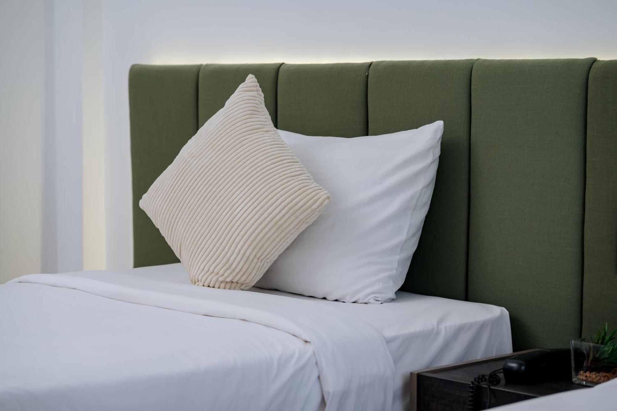 Mittapan Hotel Kanchanaburi Bagian luar foto