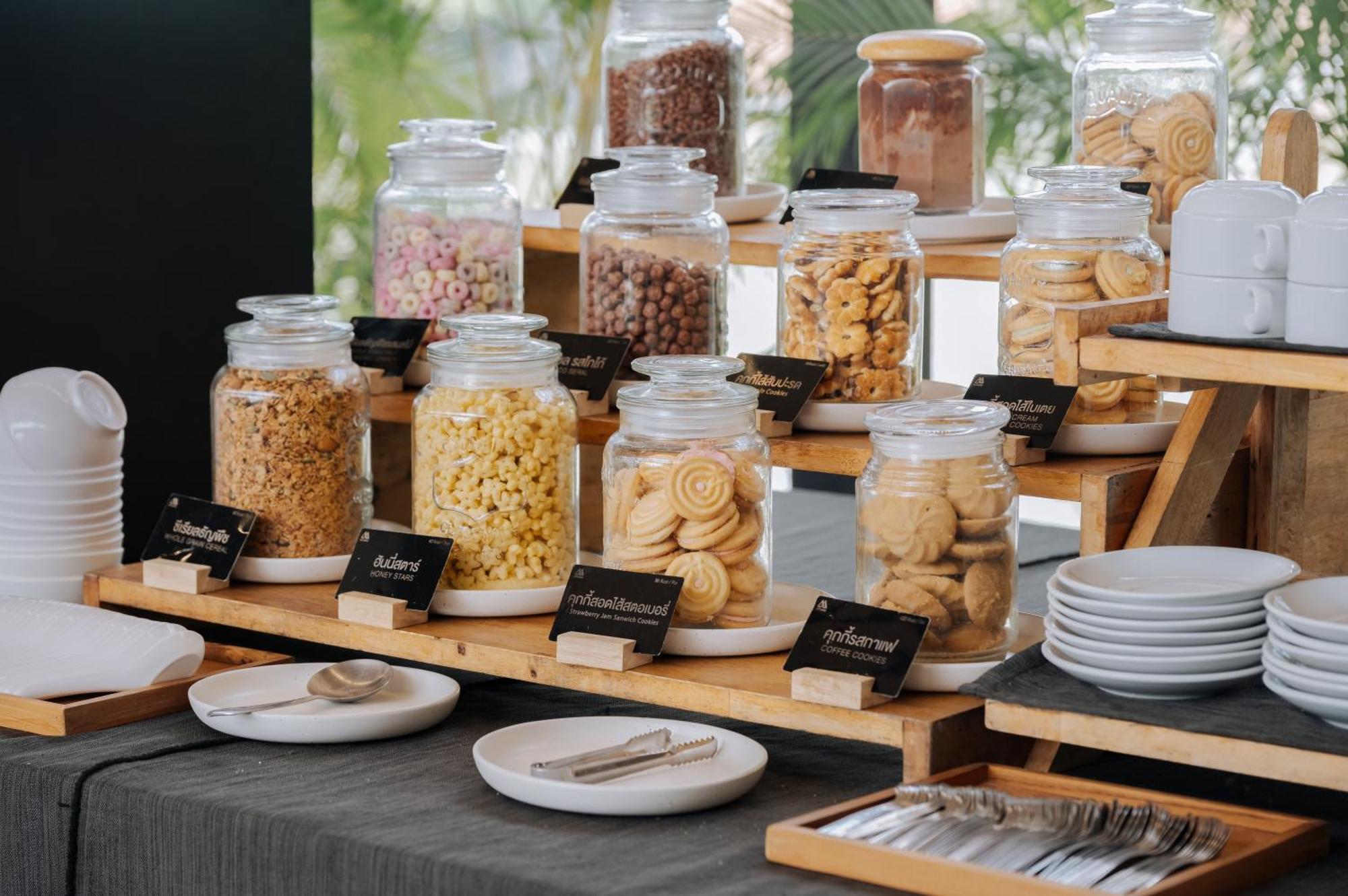 Mittapan Hotel Kanchanaburi Bagian luar foto